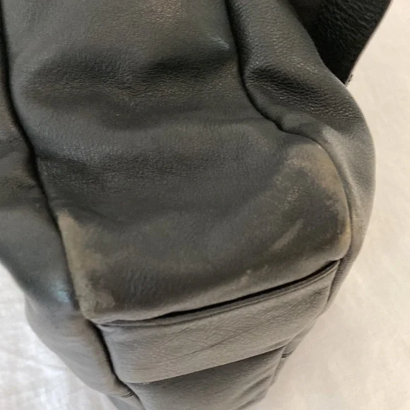 Tumi leather messenger tech lots of pockets - Picture 13 of 16